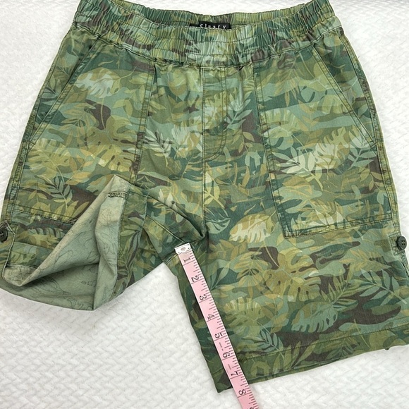 Sanctuary Camo Print Trailblazer Shorts Size 25 - Picture 10 of 17
